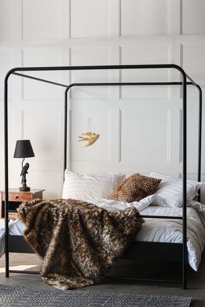 Black Metal Four-Poster Bed - King Size - Image 5