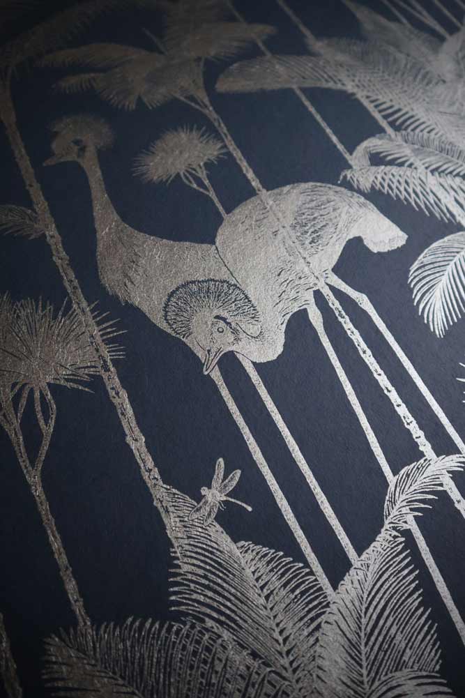 Divine Savages Crane Fonda Black Gold Wallpaper - Image 3