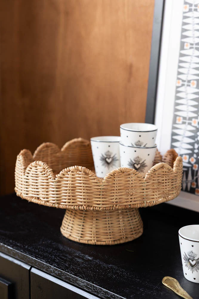 Footed Round Rattan Scalloped Display Stand