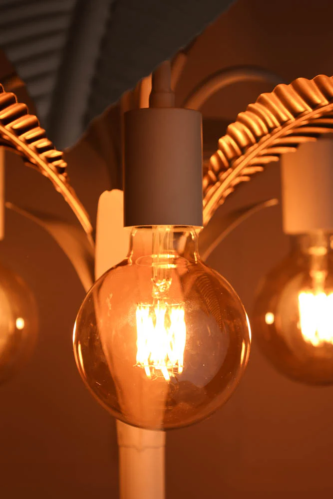 Globe E27 6W Amber LED Light Bulb - Image 3