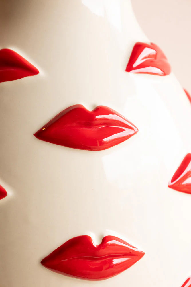 Large Red Kiss Me Lips Flower Vase - Image 4