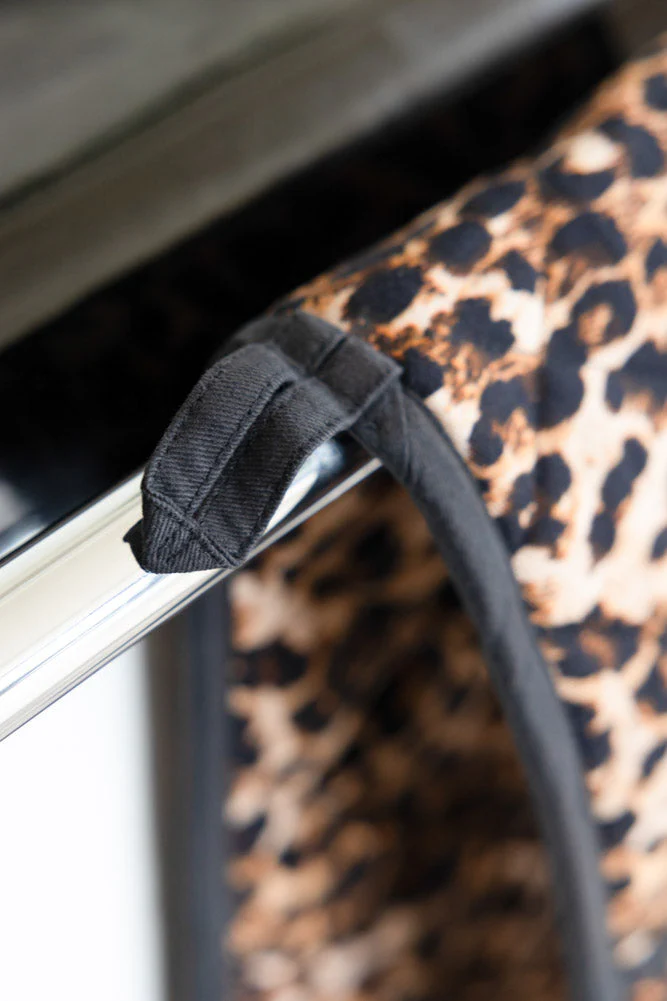 Luxury Leopard Print Oven Gloves - Image 2