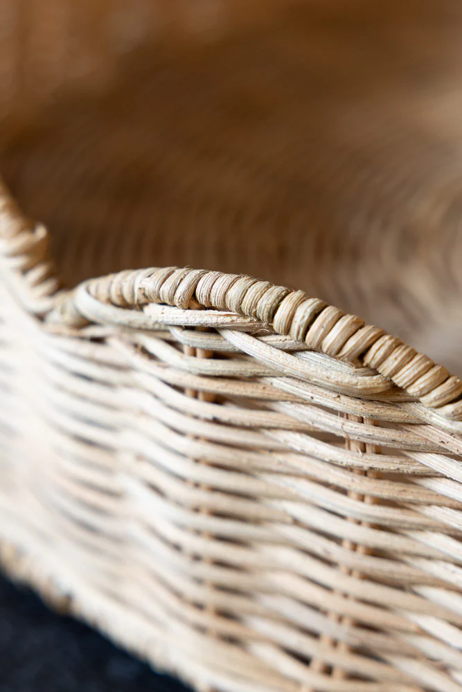 Pretty Round Rattan Scalloped Tray - Image 7