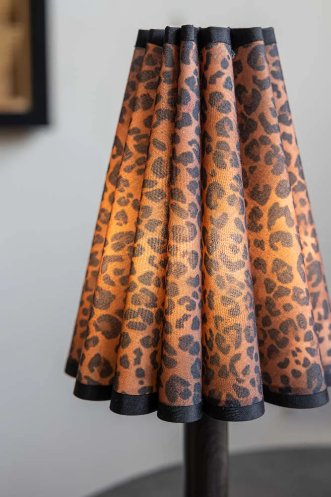Rechargeable & Wireless Leopard Print Table Lamp - Image 3