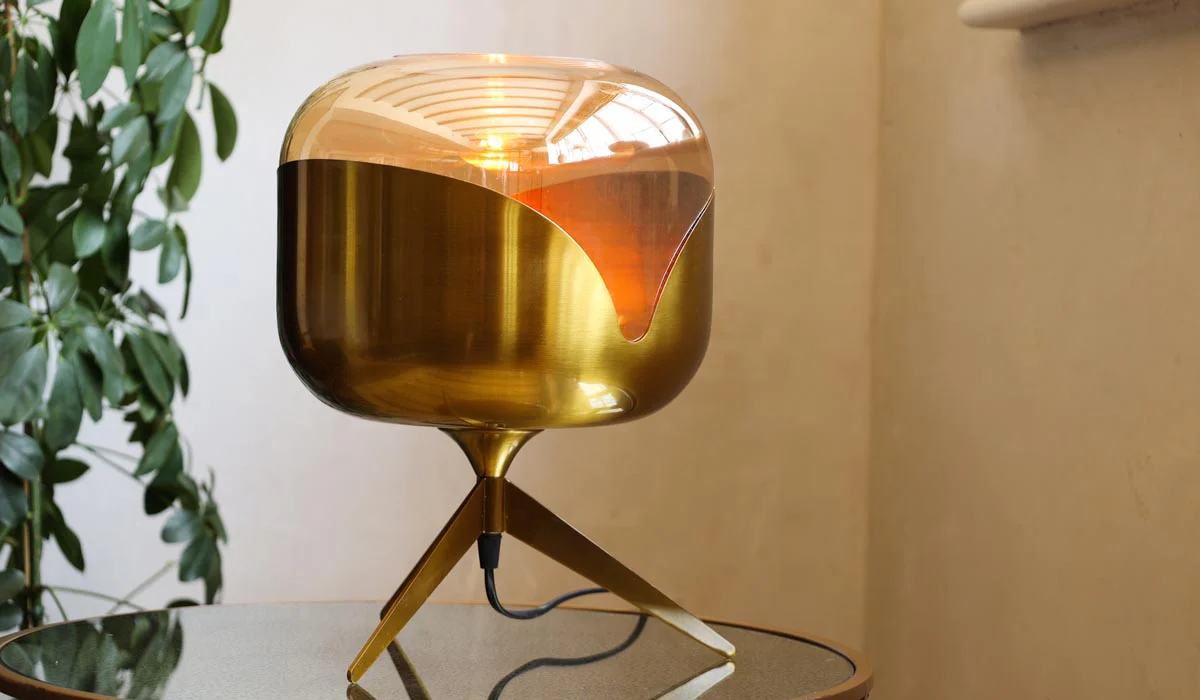 Retro Golden Glass Tripod Table Lamp - Image 8