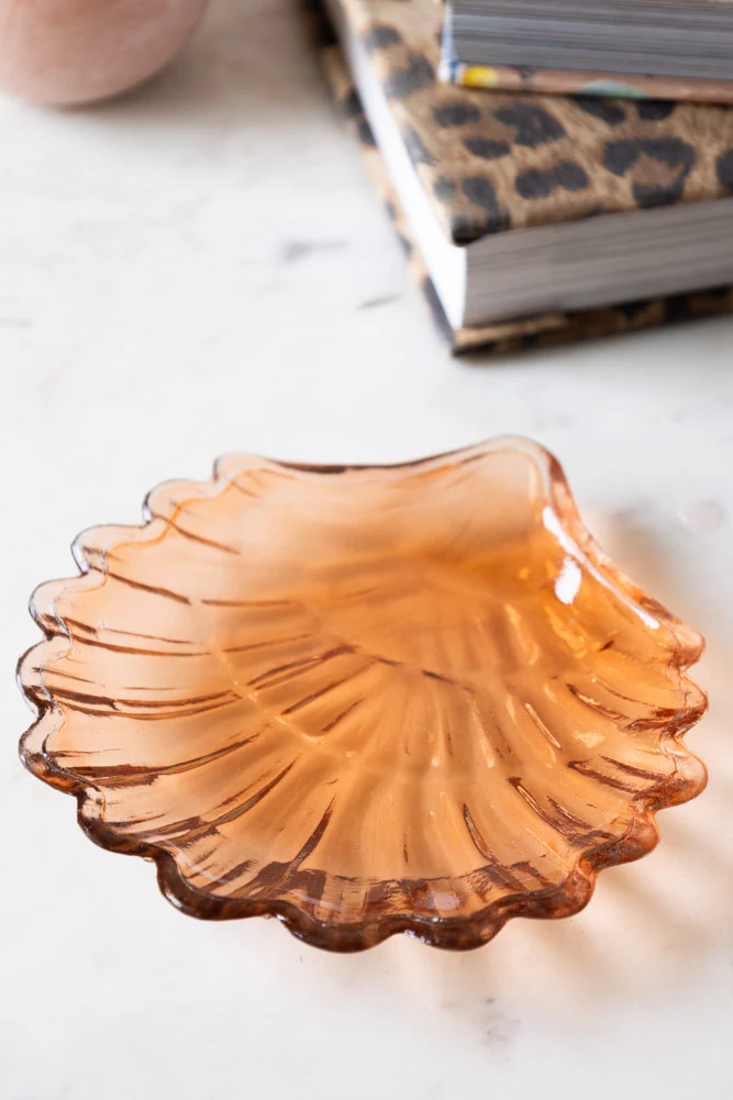 Small Shell Trinket Tray in Amber - Image 2