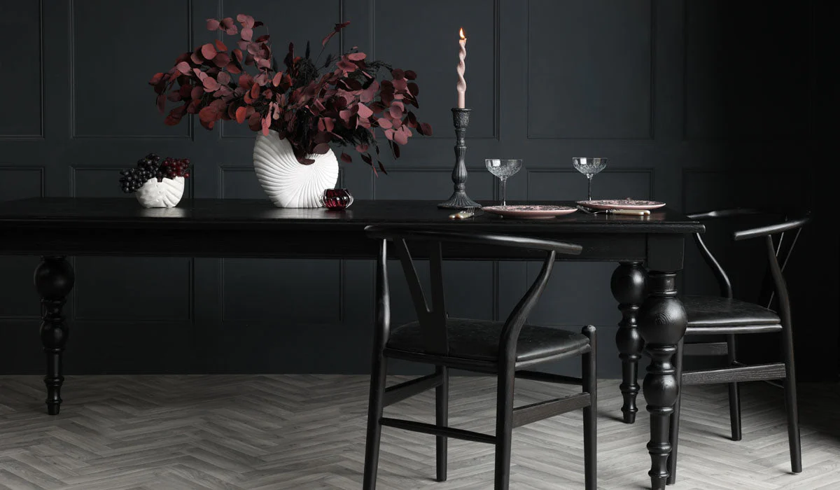 Traditional Black Oak Dining Table - Image 10