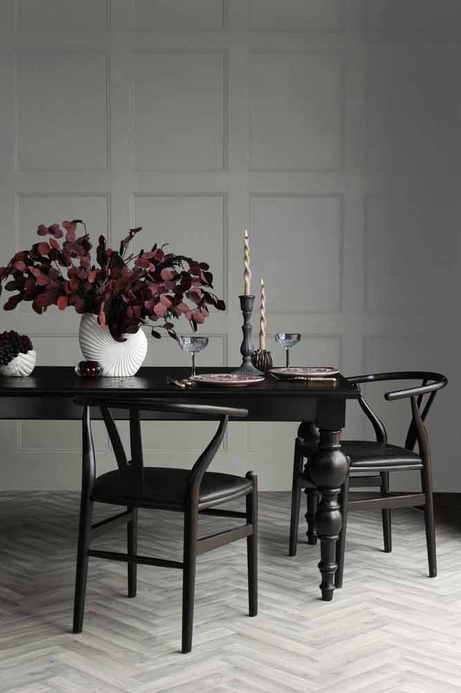 Traditional Black Oak Dining Table - Image 2